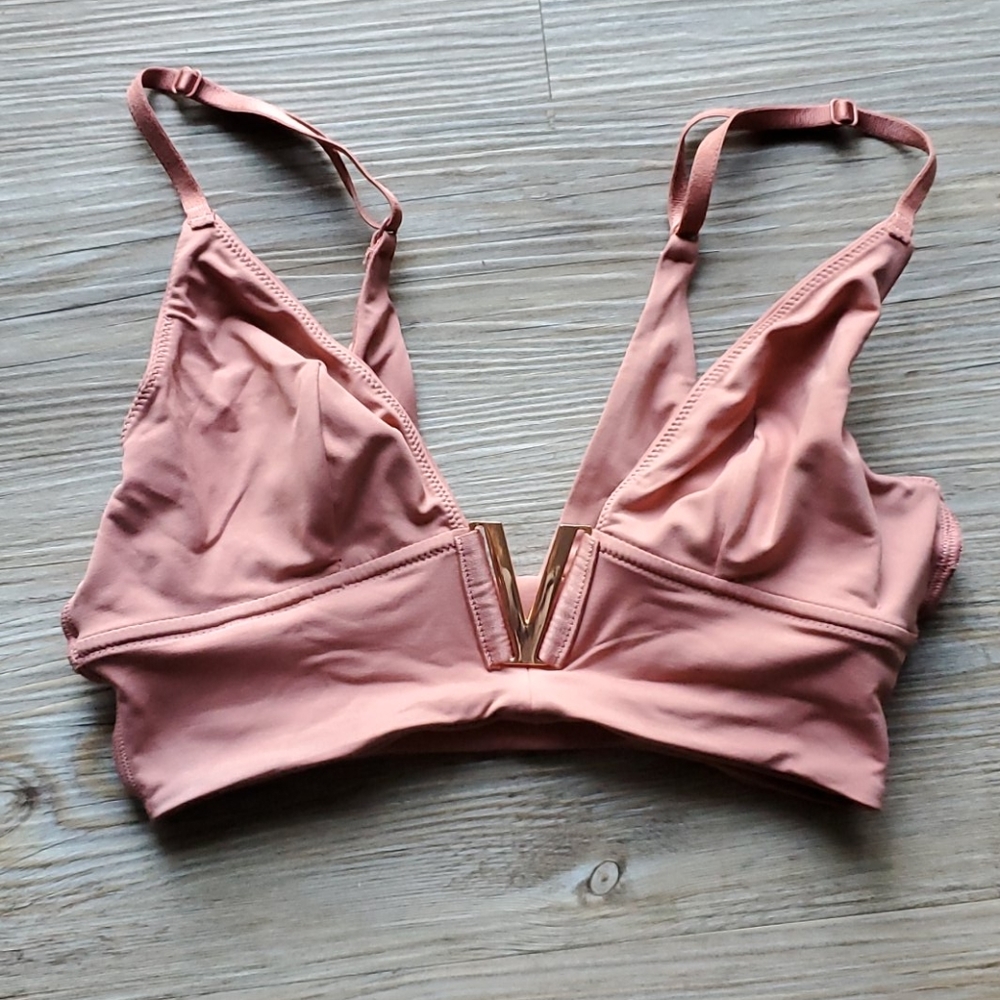 VS plunge brawlet
